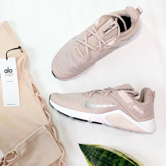 nike legend essential pink